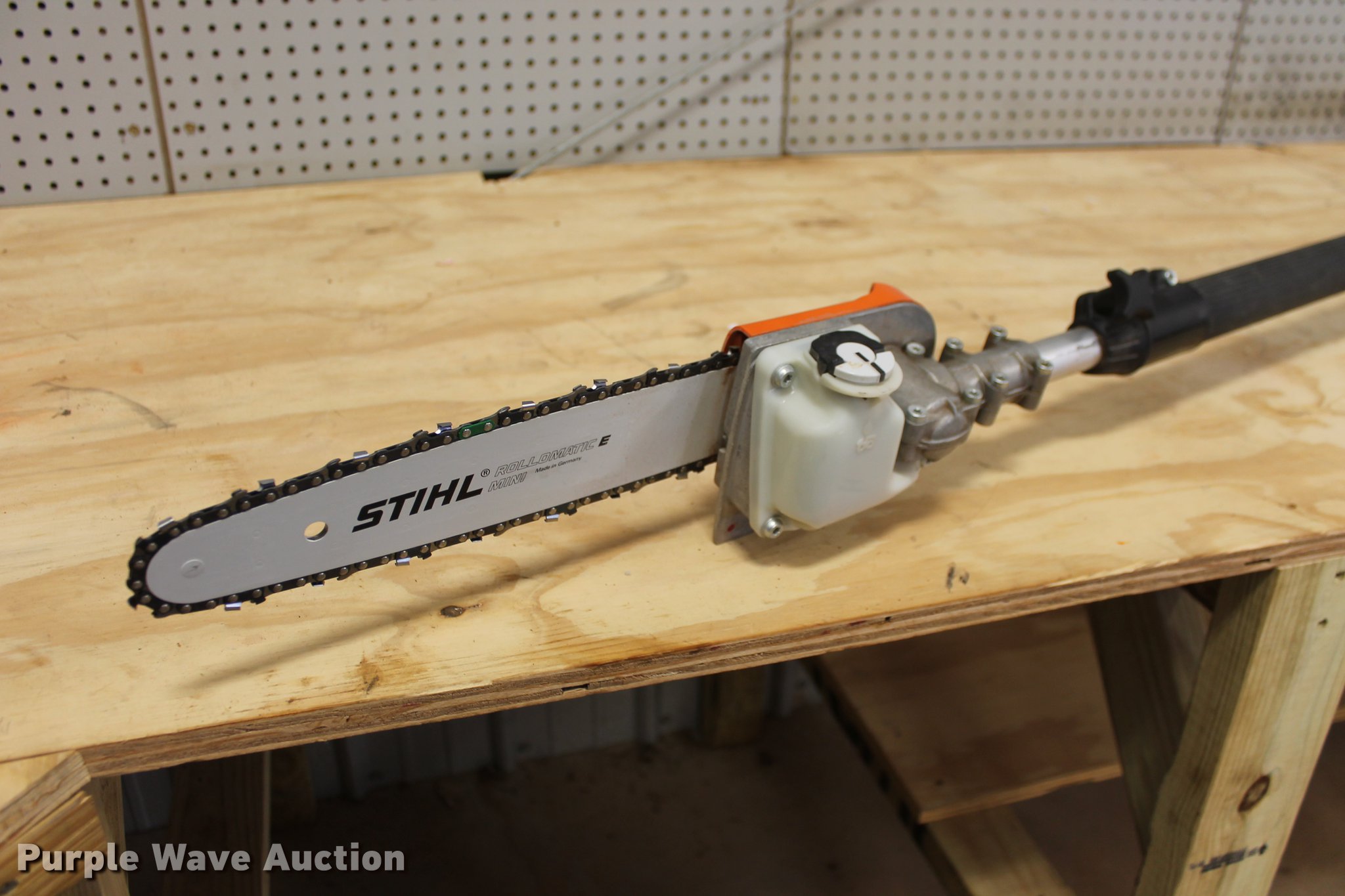Stihl HT131 telescoping pole saw in Bray, OK Item DZ9892 sold Purple Wave