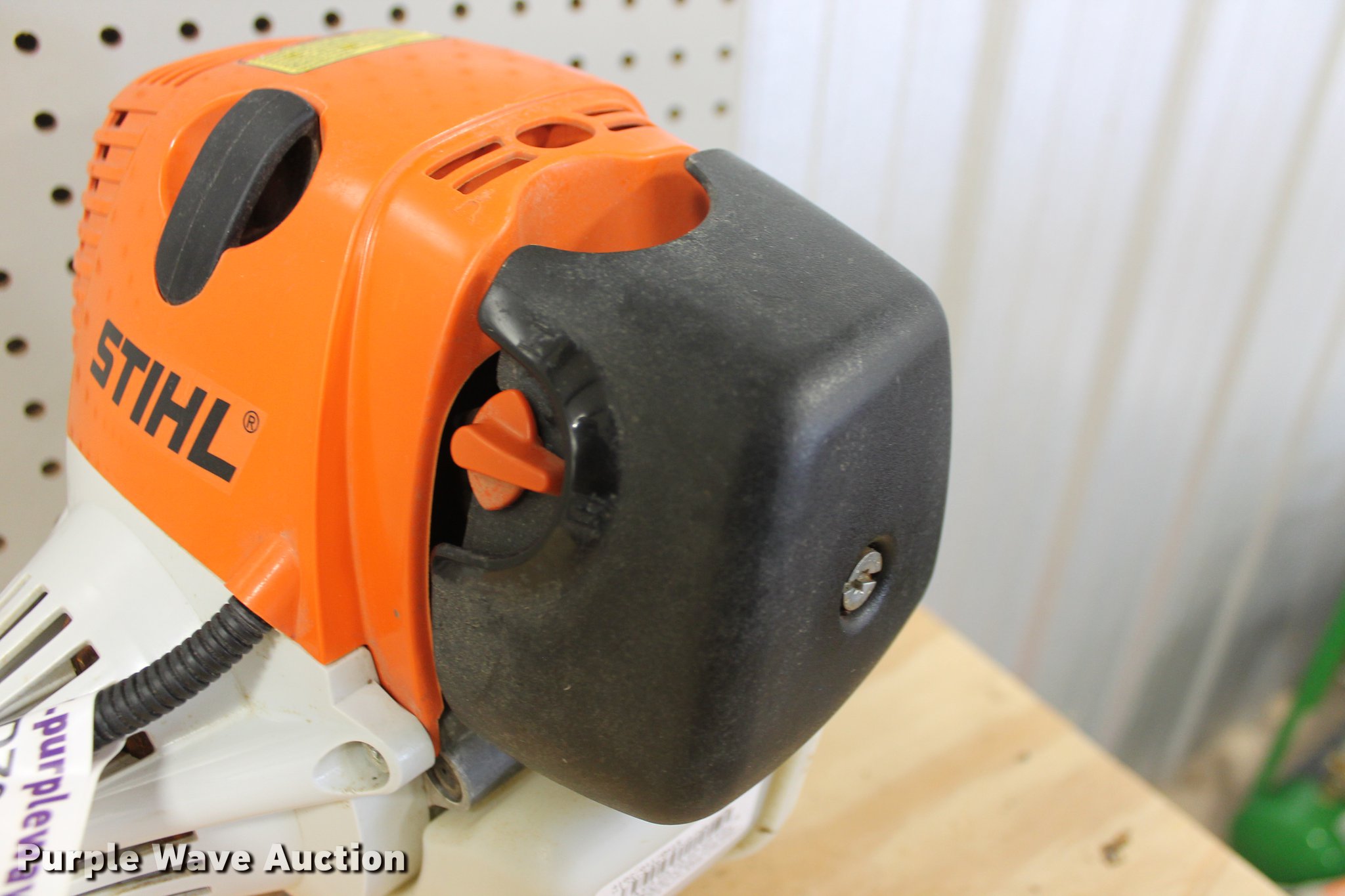Stihl HT131 telescoping pole saw in Bray, OK Item DZ9892 sold