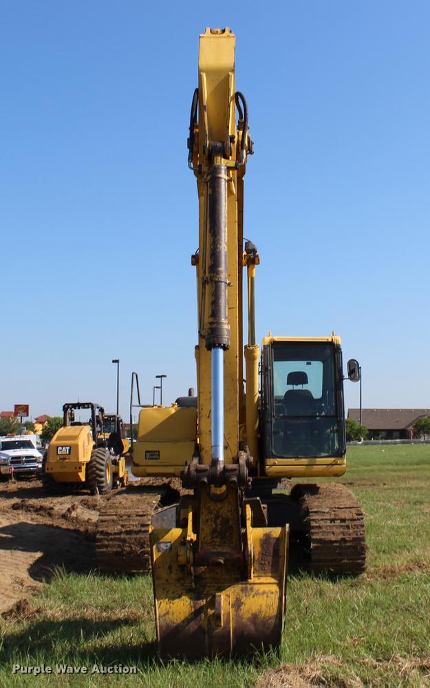 image for item BE9320 2001 Komatsu PC200LC-6 excavator