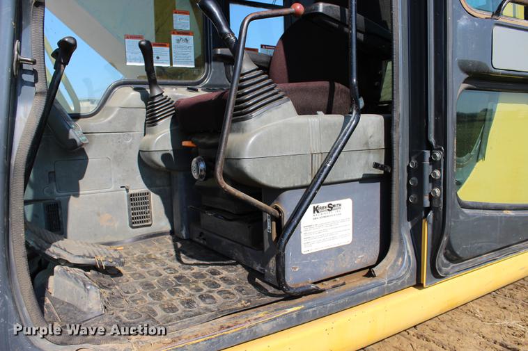 image for item BE9320 2001 Komatsu PC200LC-6 excavator
