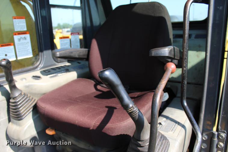 image for item BE9320 2001 Komatsu PC200LC-6 excavator