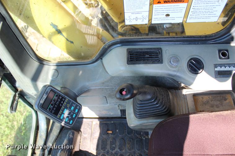 image for item BE9320 2001 Komatsu PC200LC-6 excavator