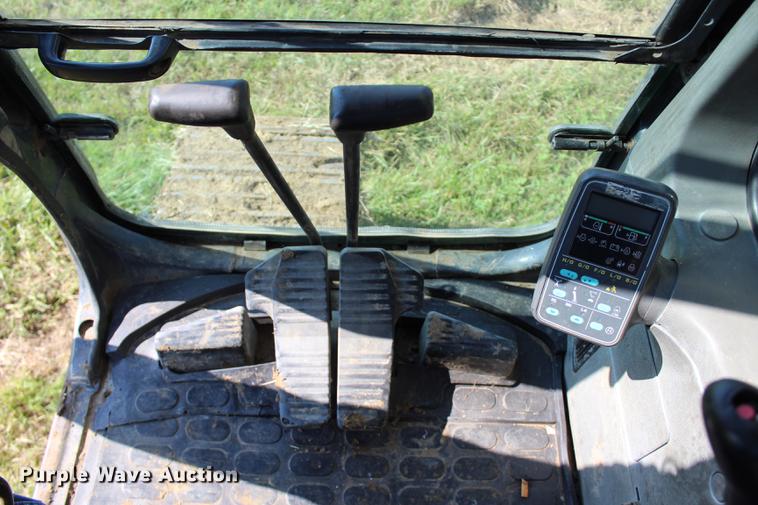 image for item BE9320 2001 Komatsu PC200LC-6 excavator