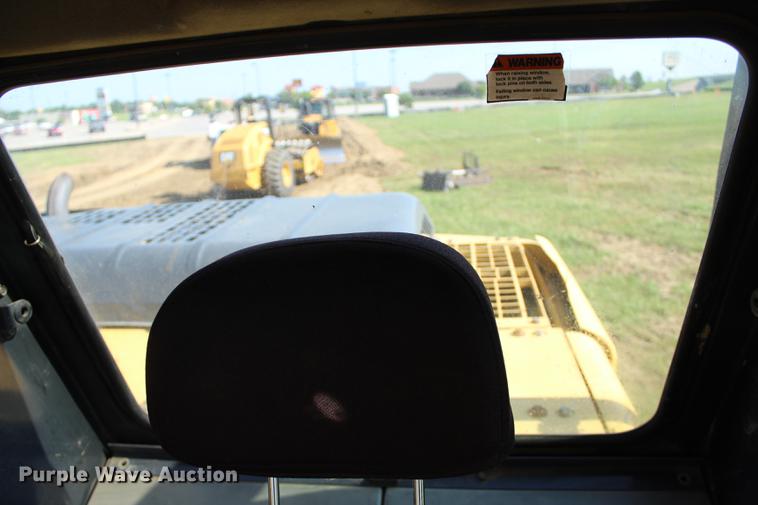 image for item BE9320 2001 Komatsu PC200LC-6 excavator