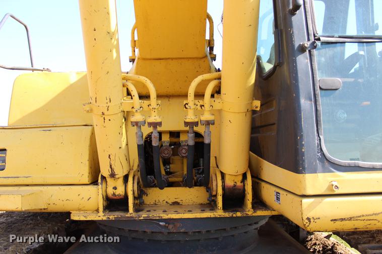 image for item BE9320 2001 Komatsu PC200LC-6 excavator