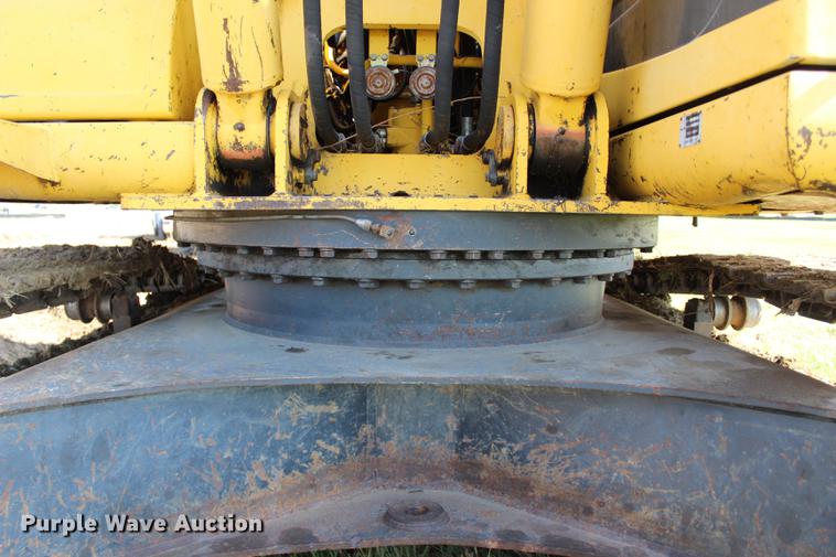 image for item BE9320 2001 Komatsu PC200LC-6 excavator