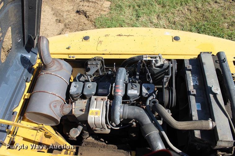 image for item BE9320 2001 Komatsu PC200LC-6 excavator