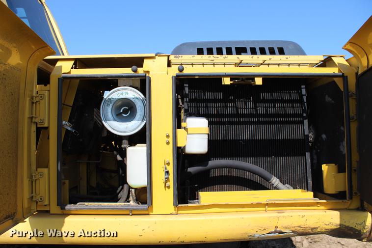 image for item BE9320 2001 Komatsu PC200LC-6 excavator