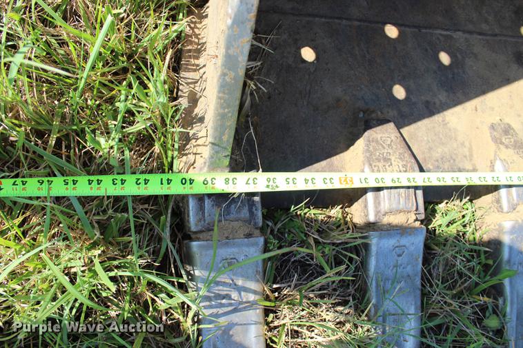 image for item BE9320 2001 Komatsu PC200LC-6 excavator