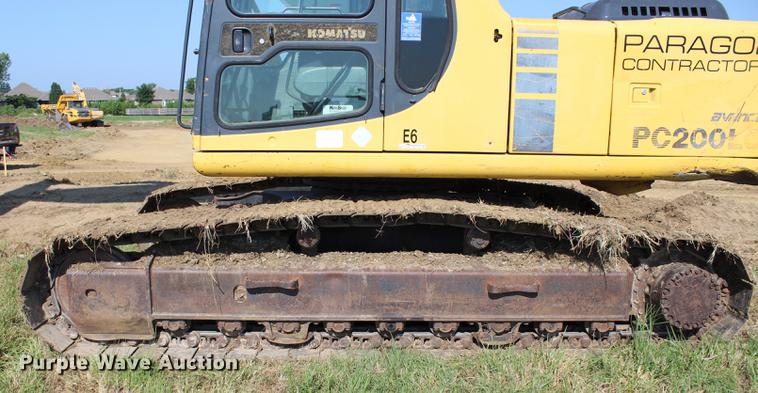 image for item BE9320 2001 Komatsu PC200LC-6 excavator