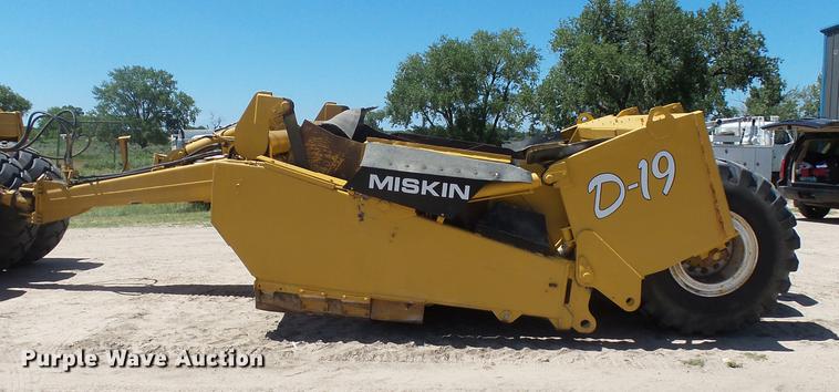 image for item DA3582 2005 Miskin D19 scraper