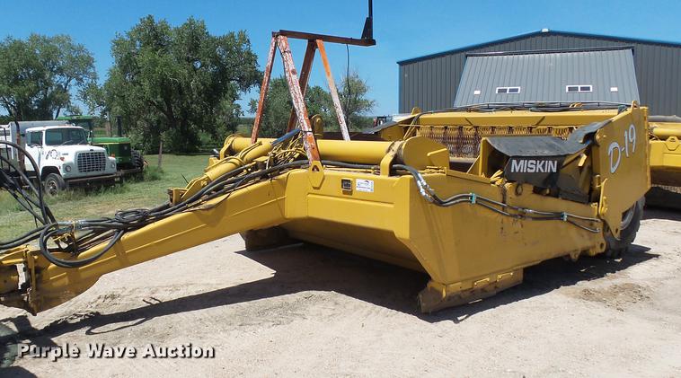 image for item DA3584 2005 Miskin D19 scraper