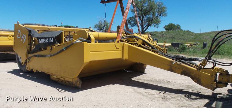 image for item DA3584 2005 Miskin D19 scraper
