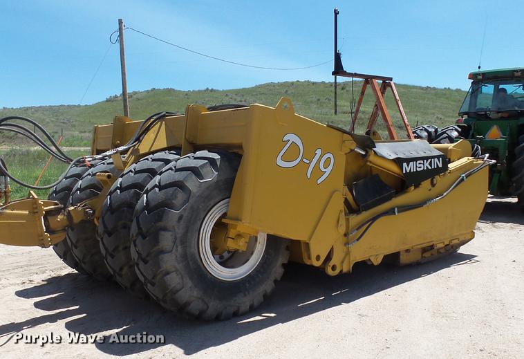 image for item DA3584 2005 Miskin D19 scraper