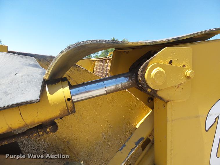 image for item DA3584 2005 Miskin D19 scraper