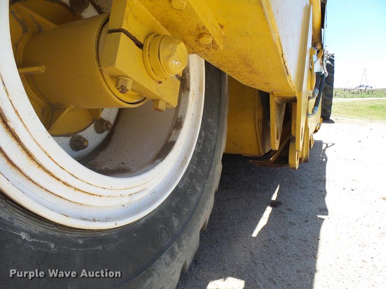 image for item DA3584 2005 Miskin D19 scraper