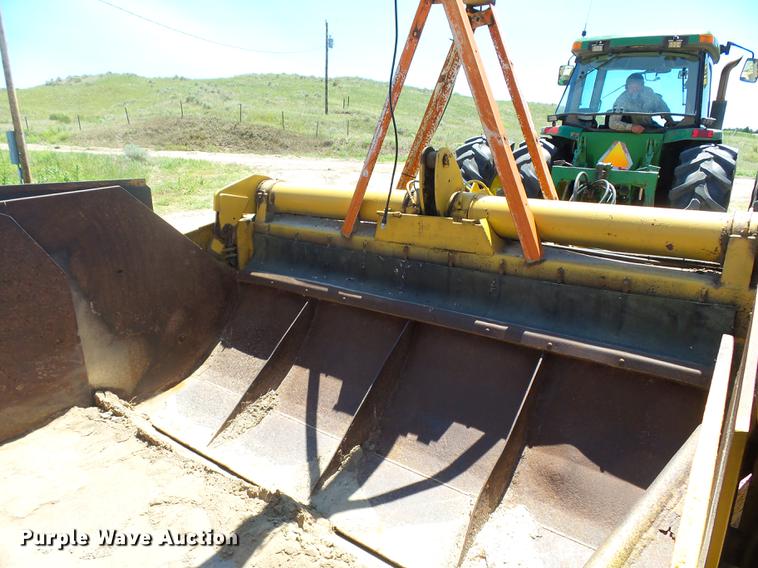 image for item DA3584 2005 Miskin D19 scraper