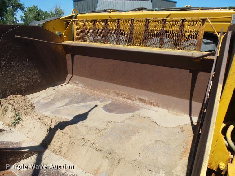 image for item DA3584 2005 Miskin D19 scraper