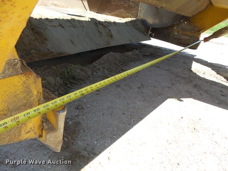 image for item DA3584 2005 Miskin D19 scraper