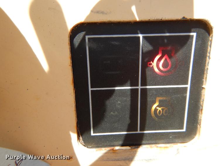 image for item DB8371 Gehl 1448 Plus Power Box paver