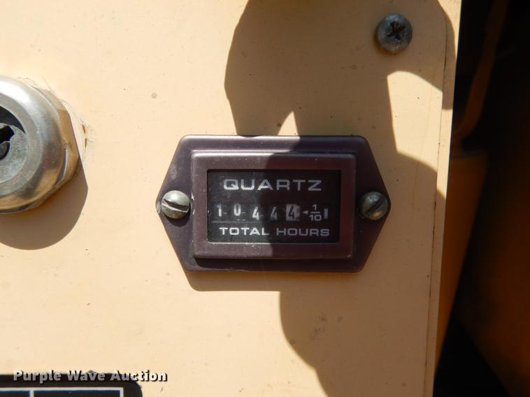 image for item DB8371 Gehl 1448 Plus Power Box paver