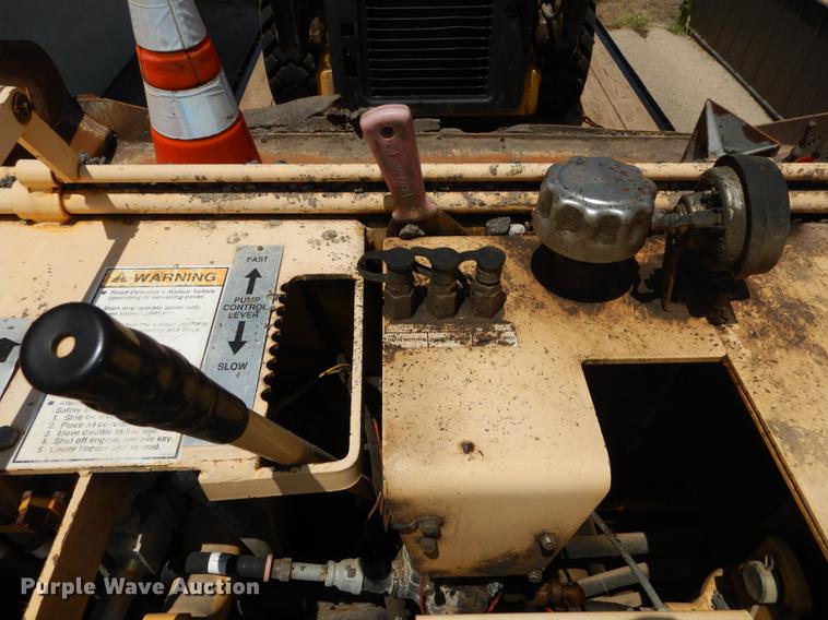image for item DB8371 Gehl 1448 Plus Power Box paver