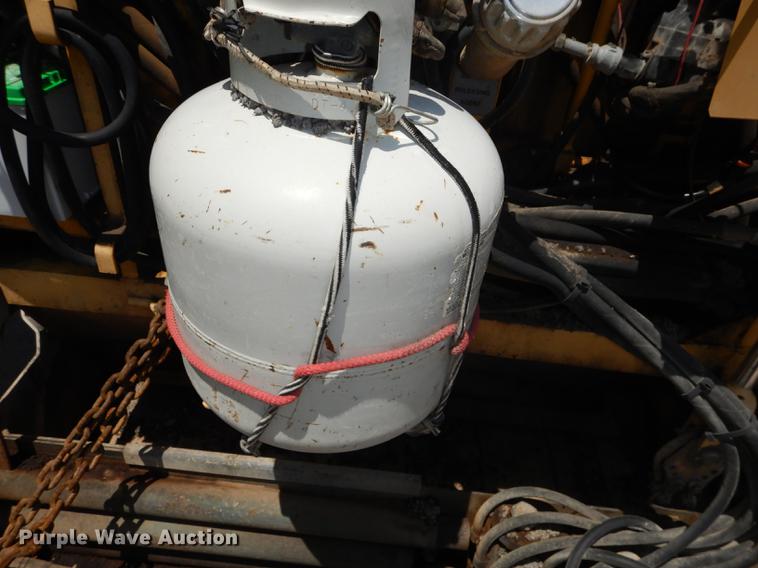 image for item DB8371 Gehl 1448 Plus Power Box paver