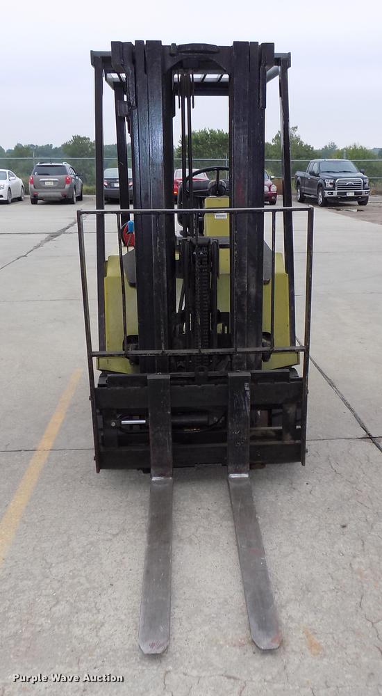 image for item DB8656 1988 Clark TM15 forklift