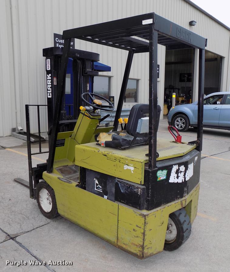 image for item DB8656 1988 Clark TM15 forklift