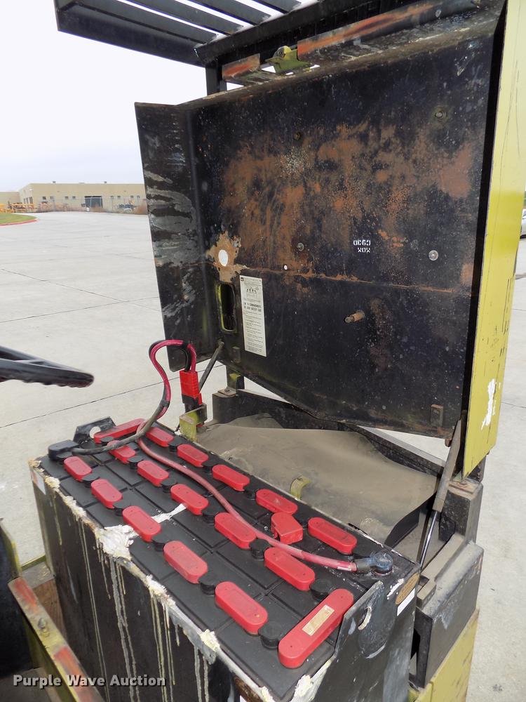 image for item DB8656 1988 Clark TM15 forklift