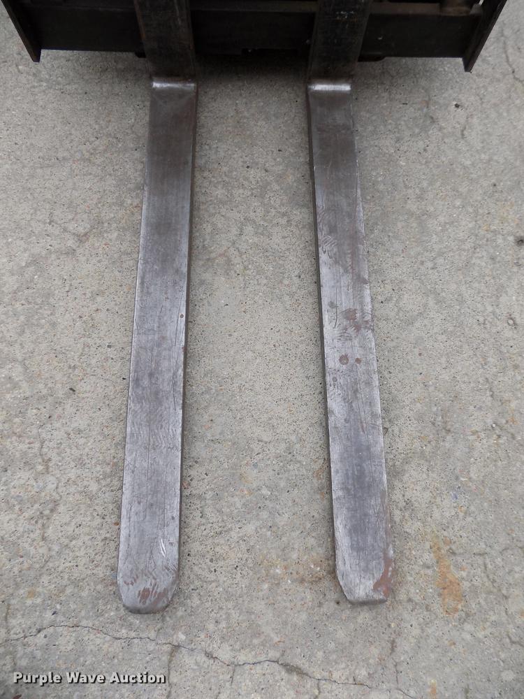 image for item DB8656 1988 Clark TM15 forklift