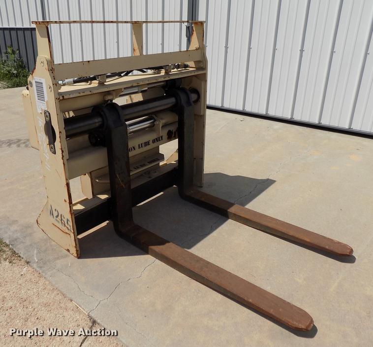 image for item DB8659 JLG telehandler carriage