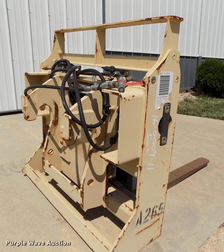 image for item DB8659 JLG telehandler carriage