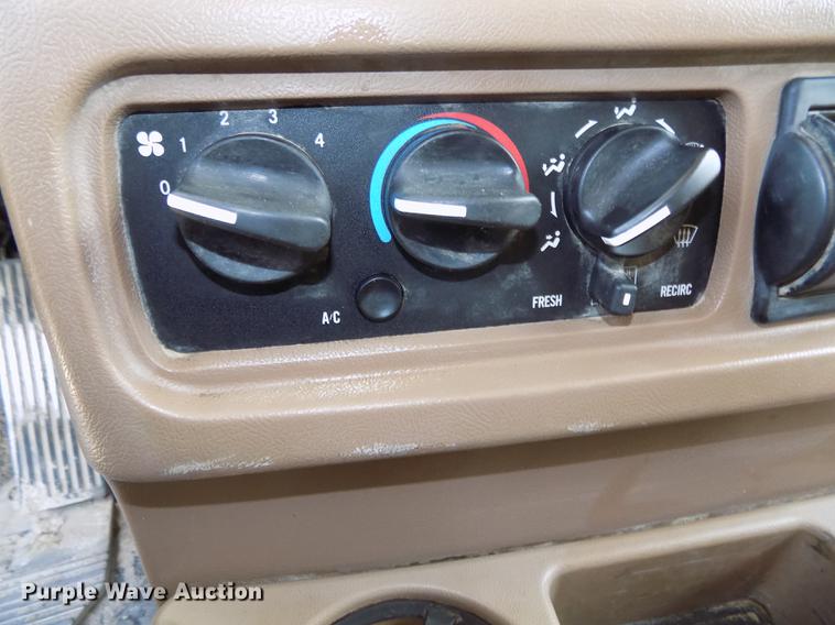 image for item DB8665 2004 Mack CV713 Granite dump truck