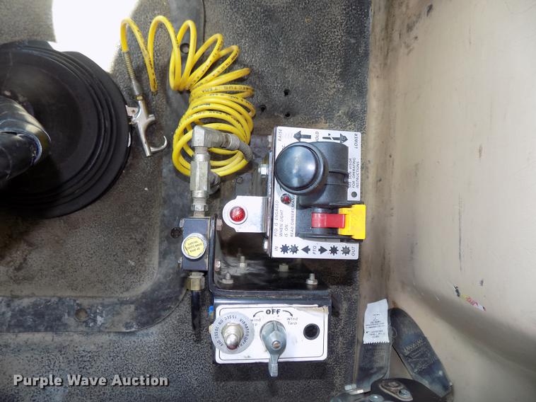 image for item DB8665 2004 Mack CV713 Granite dump truck