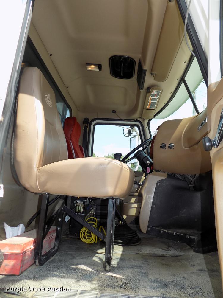 image for item DB8665 2004 Mack CV713 Granite dump truck