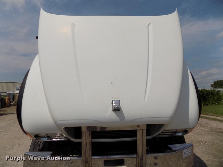 image for item DB8665 2004 Mack CV713 Granite dump truck