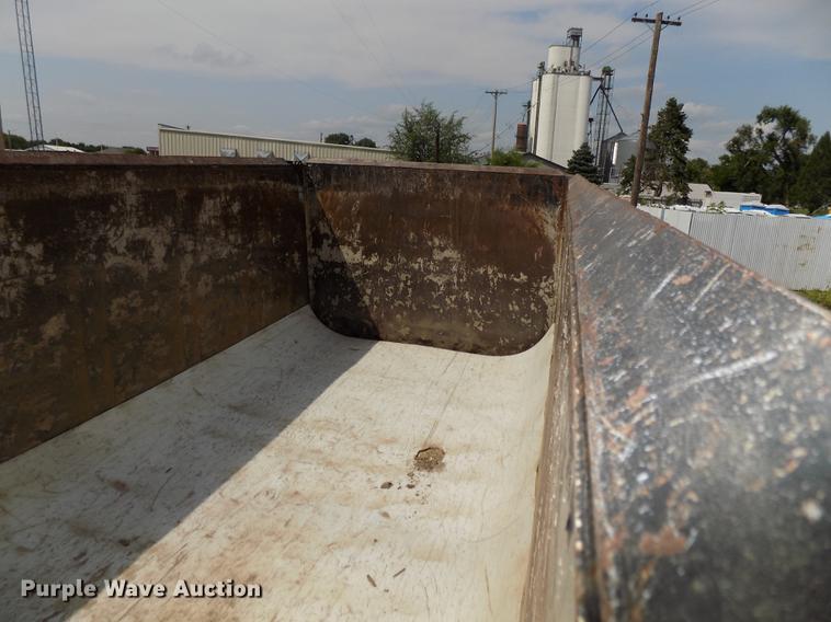 image for item DB8665 2004 Mack CV713 Granite dump truck