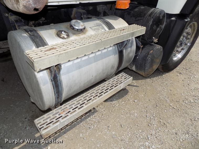 image for item DB8665 2004 Mack CV713 Granite dump truck