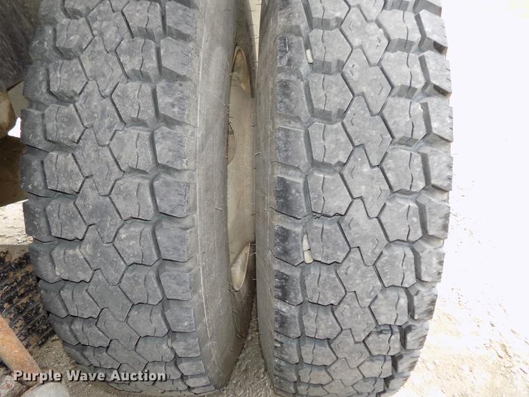 image for item DB8665 2004 Mack CV713 Granite dump truck