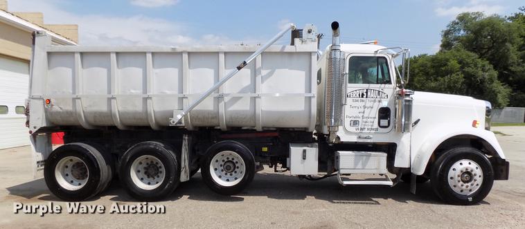 image for item DB8666 1998 Freightliner FLD120 dump truck