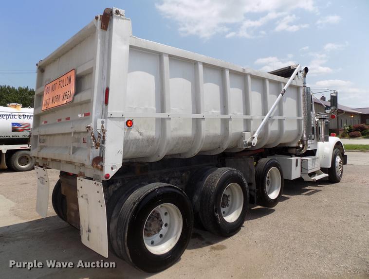 image for item DB8666 1998 Freightliner FLD120 dump truck