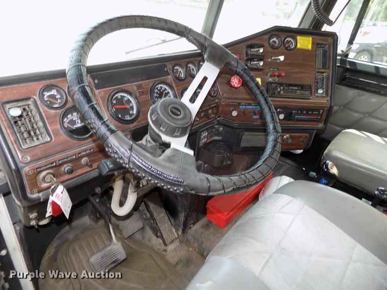 image for item DB8666 1998 Freightliner FLD120 dump truck