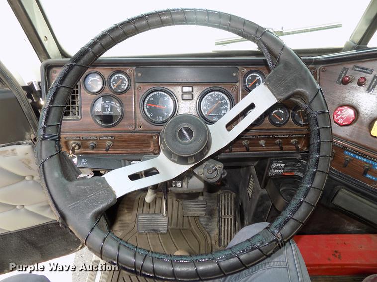 image for item DB8666 1998 Freightliner FLD120 dump truck