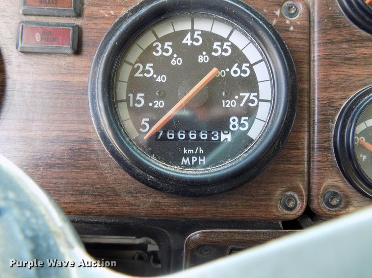 image for item DB8666 1998 Freightliner FLD120 dump truck