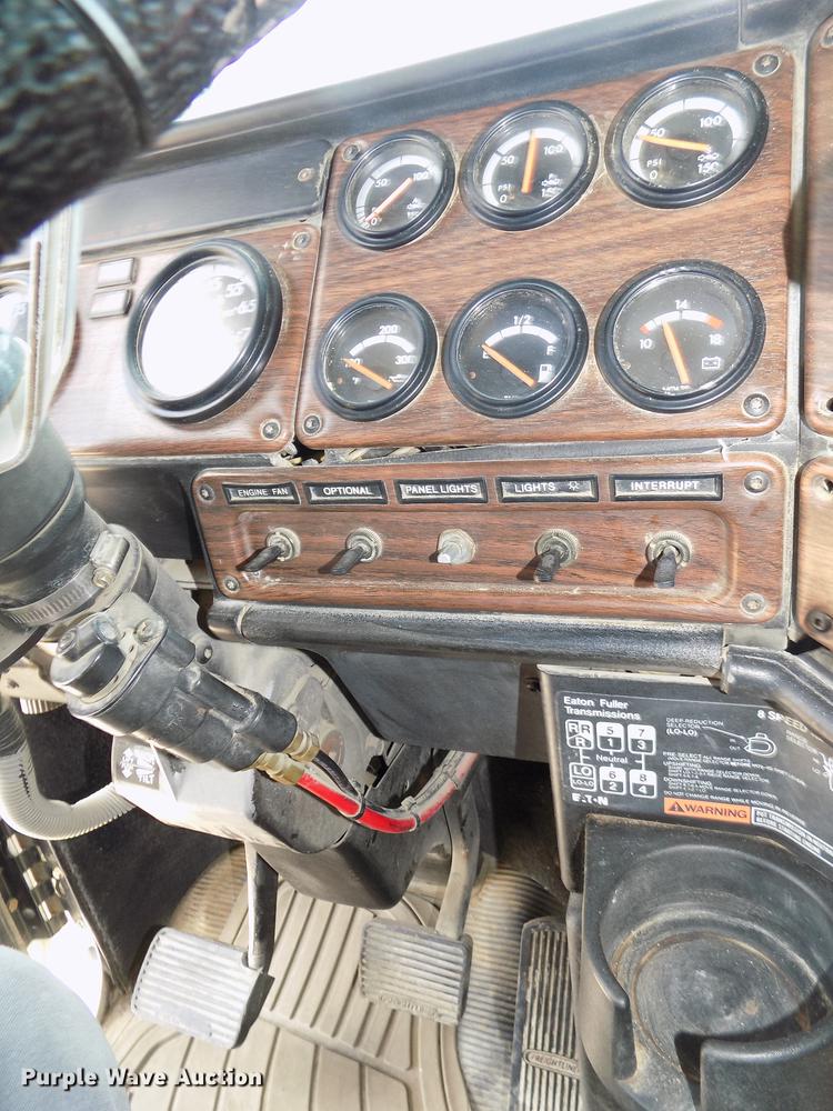 image for item DB8666 1998 Freightliner FLD120 dump truck