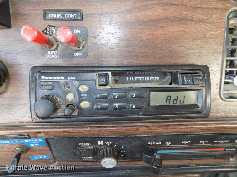 image for item DB8666 1998 Freightliner FLD120 dump truck