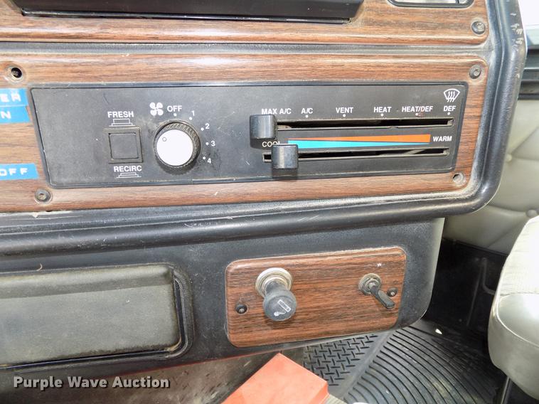 image for item DB8666 1998 Freightliner FLD120 dump truck