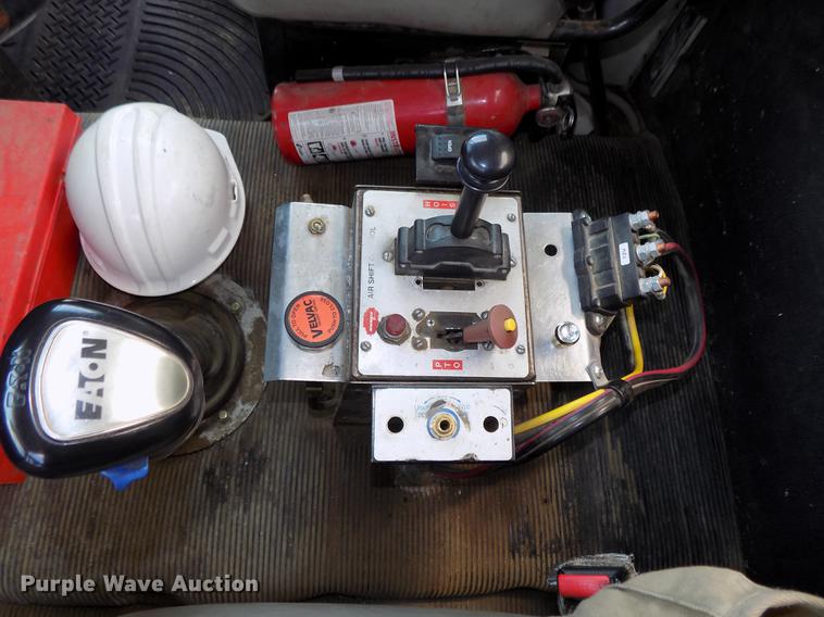 image for item DB8666 1998 Freightliner FLD120 dump truck