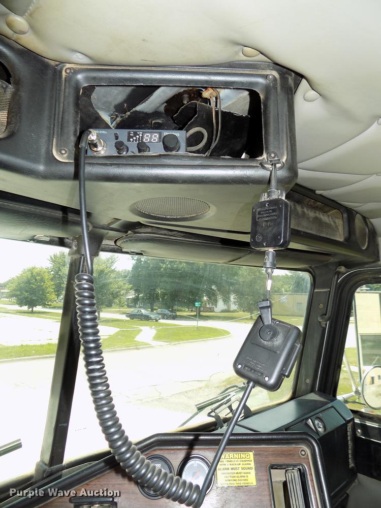 image for item DB8666 1998 Freightliner FLD120 dump truck